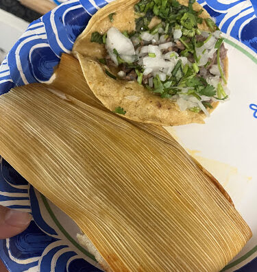 Come visit  and enjoy amazing food at Tacos el Milagro