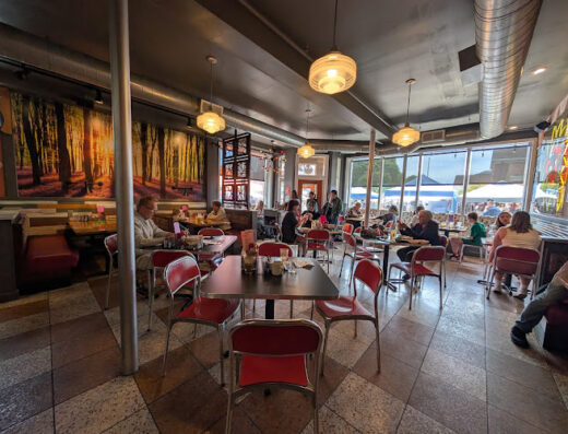 Come visit  and enjoy amazing food at Wonderland