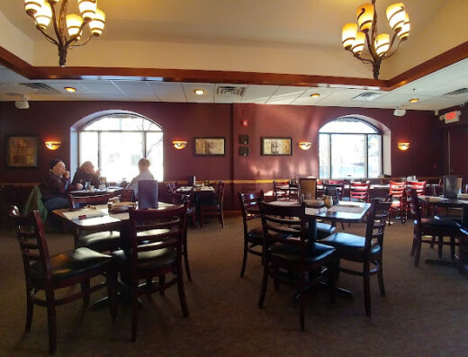 Come visit  and enjoy amazing food at Papa Luigi's