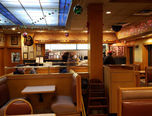 Come visit  and enjoy amazing food at Oakland Gyros (Oakland Ave)