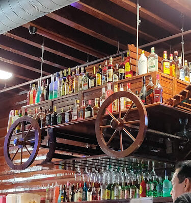 Come visit  and enjoy amazing food at La Carreta Vieja