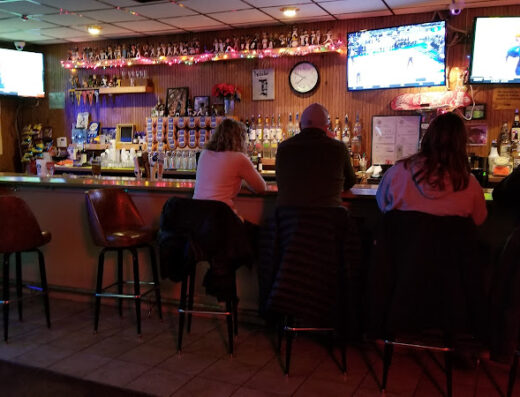 Come visit  and enjoy amazing food at Vinchi's Pizza