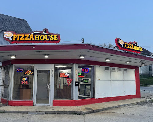 Come visit  and enjoy amazing food at Pizza House