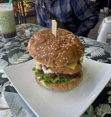 Come visit  and enjoy amazing food at Khan Aseya Restaurant (Mom’s Kitchen)