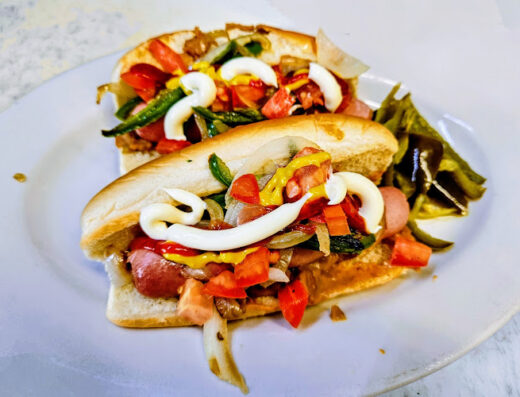 Come visit  and enjoy amazing food at Lareños Hot Dogs Food Truck
