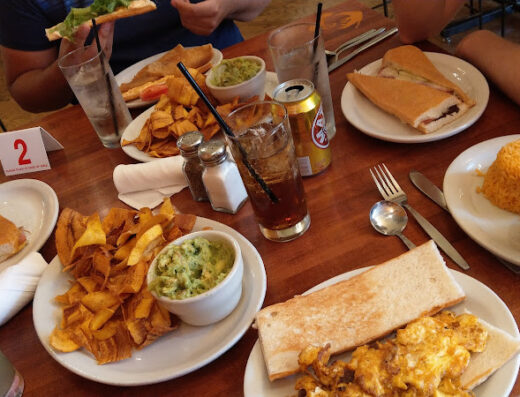 Come visit  and enjoy amazing food at Cubanitas