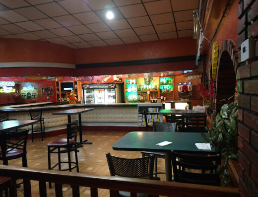 Come visit  and enjoy amazing food at Los Mariachis Mexican Restaurant