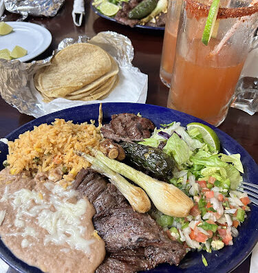 Come visit  and enjoy amazing food at El Tsunami