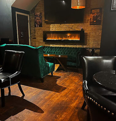 Come visit  and enjoy amazing food at Wall Street Stock Bar