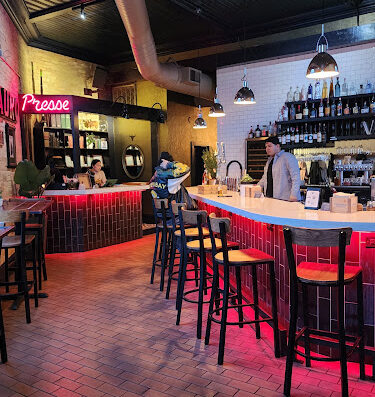 Come visit  and enjoy amazing food at Tauro Cocina