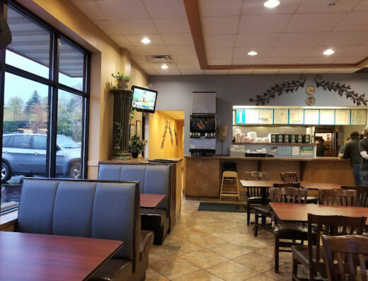 Come visit  and enjoy amazing food at Gyro Palace