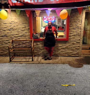 Come visit  and enjoy amazing food at Mekia's Mealz