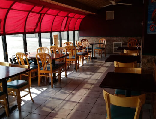 Come visit  and enjoy amazing food at Kings Gyros